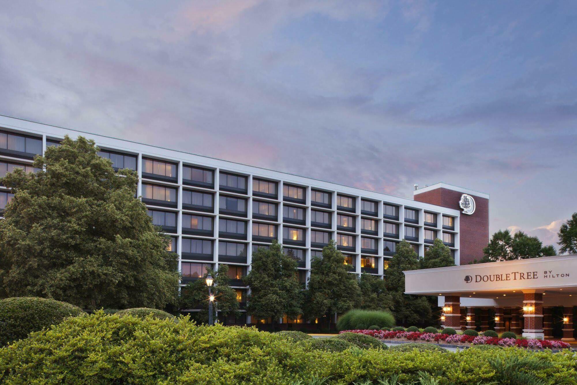Doubletree By Hilton Charlottesville Exterior photo